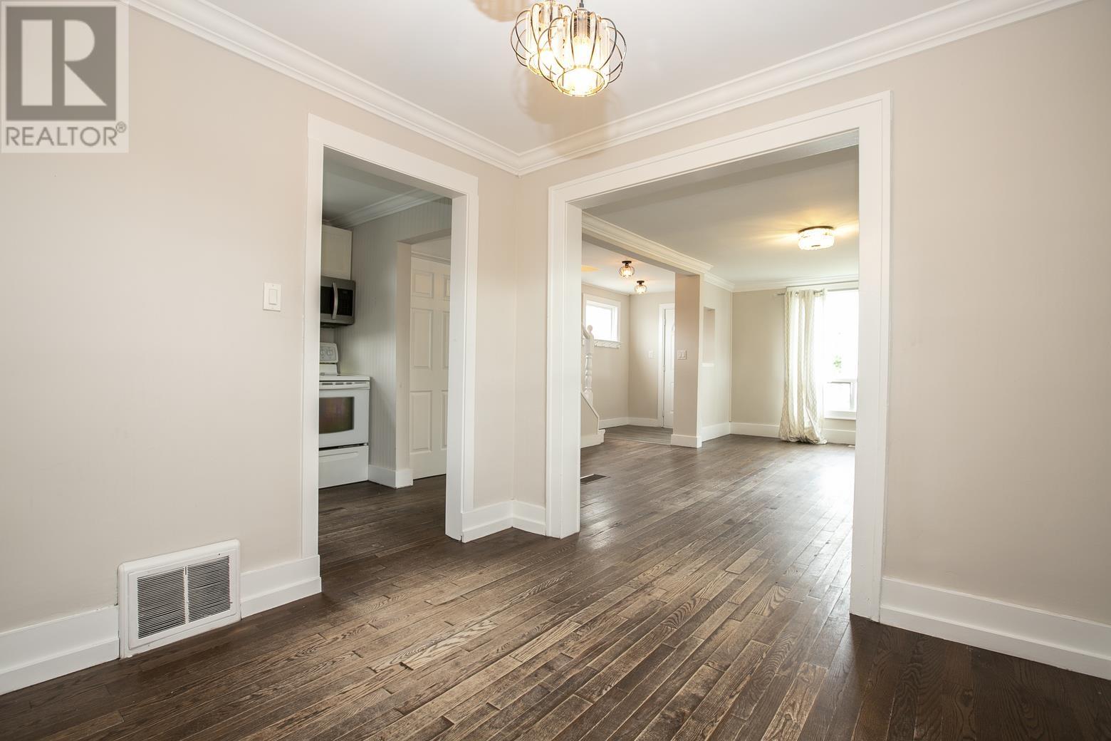 455 Charles St — photo 28