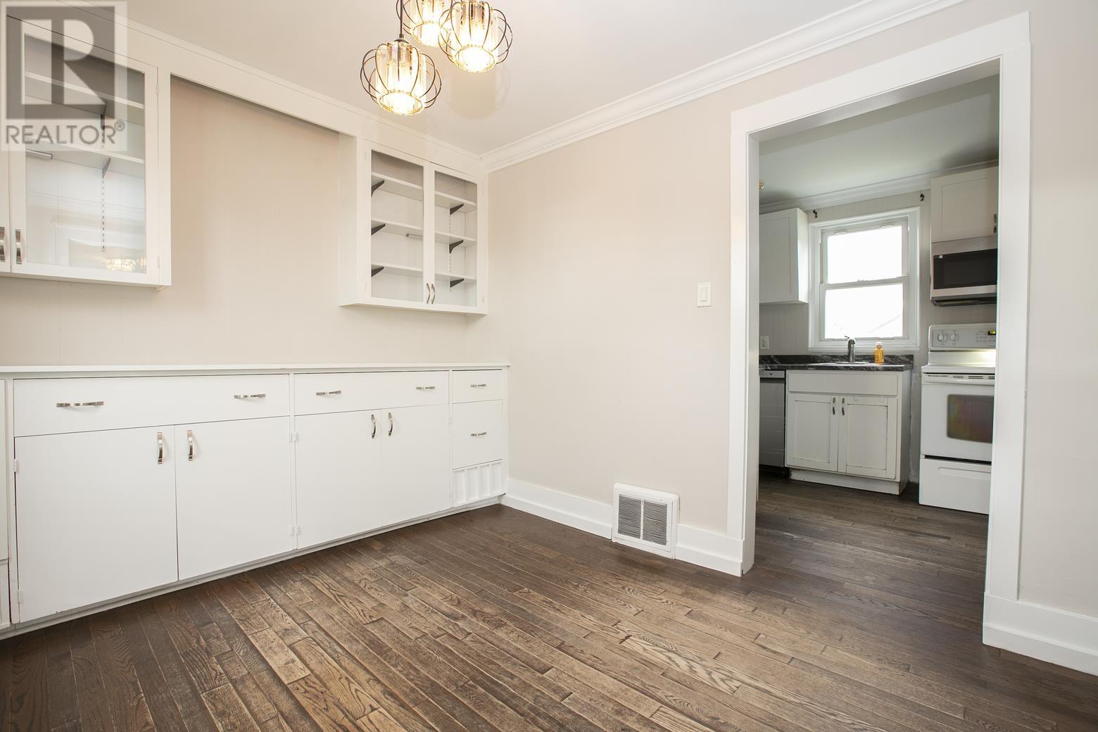455 Charles St — photo 29