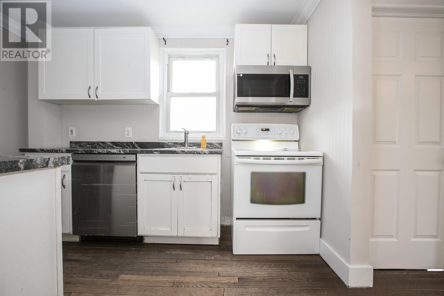 455 Charles St — photo 30