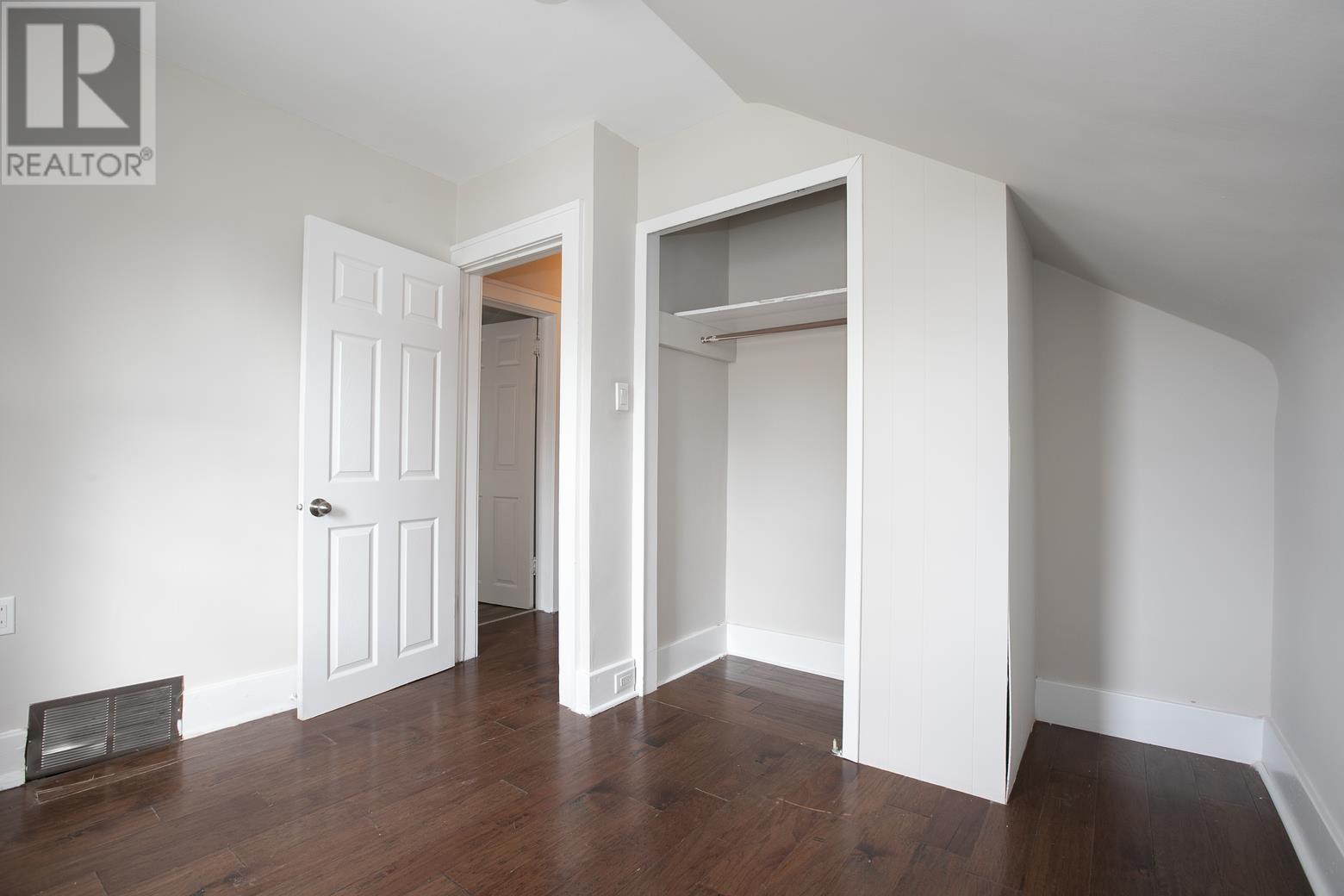 455 Charles St — photo 43