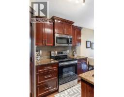Bedroom - 604 Vista Drive Se, Medicine Hat, AB T1B0N1 Photo 11
