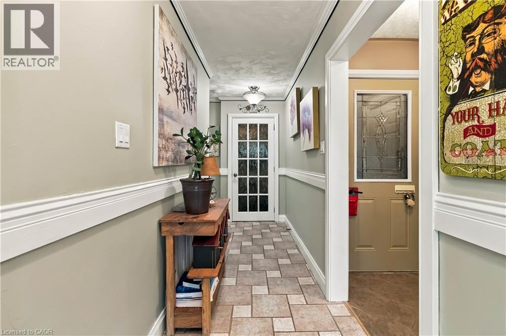 687 James Street — photo 7