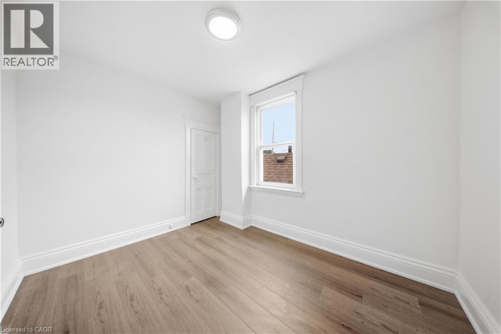 1082 Cannon Street East — photo 14