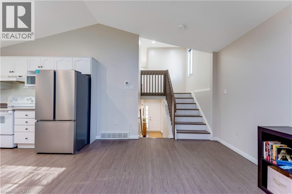 268 Keewatin Avenue — photo 17