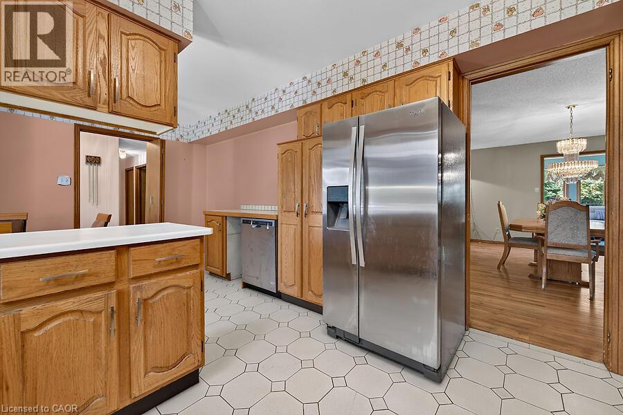 2 Karendale Crescent — photo 12