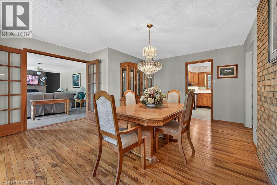 2 Karendale Crescent — photo 20