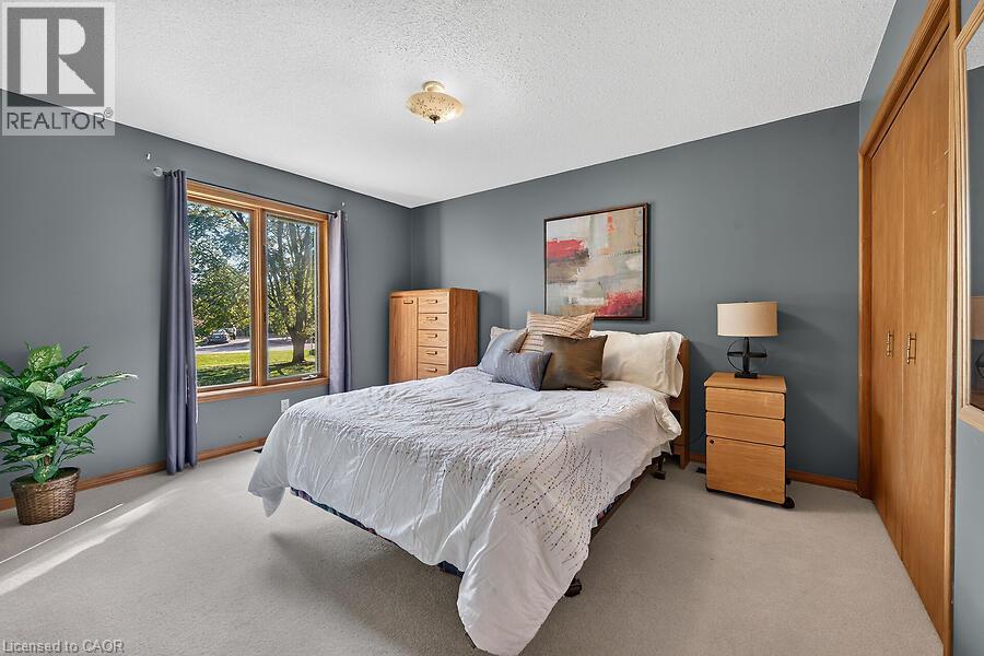 2 Karendale Crescent — photo 27
