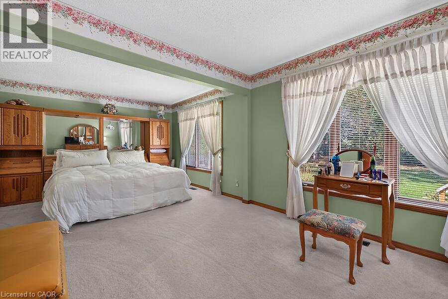 2 Karendale Crescent — photo 26