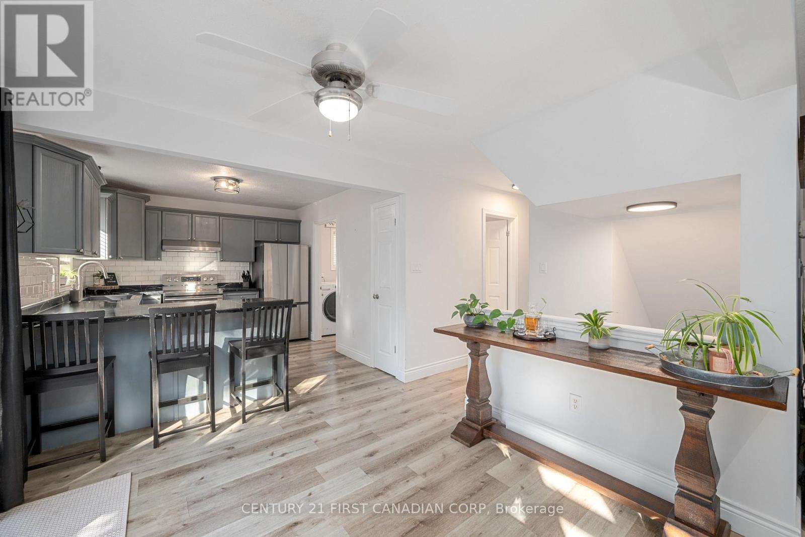 101 Duchess Avenue — photo 10