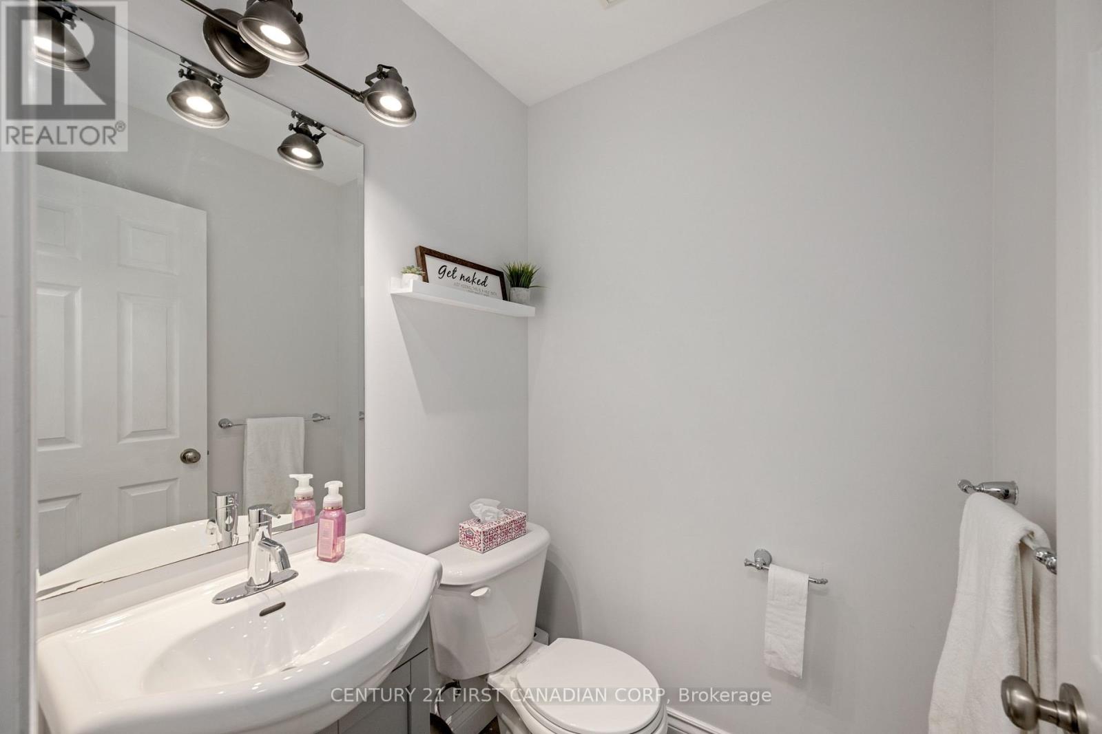 101 Duchess Avenue — photo 17