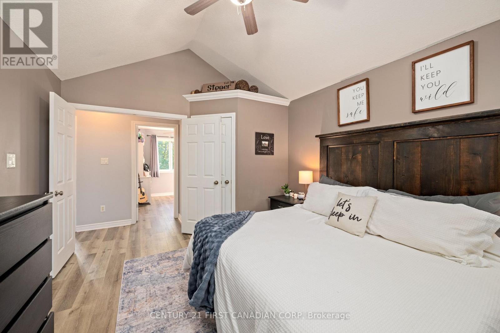 101 DUCHESS AVENUE - 23