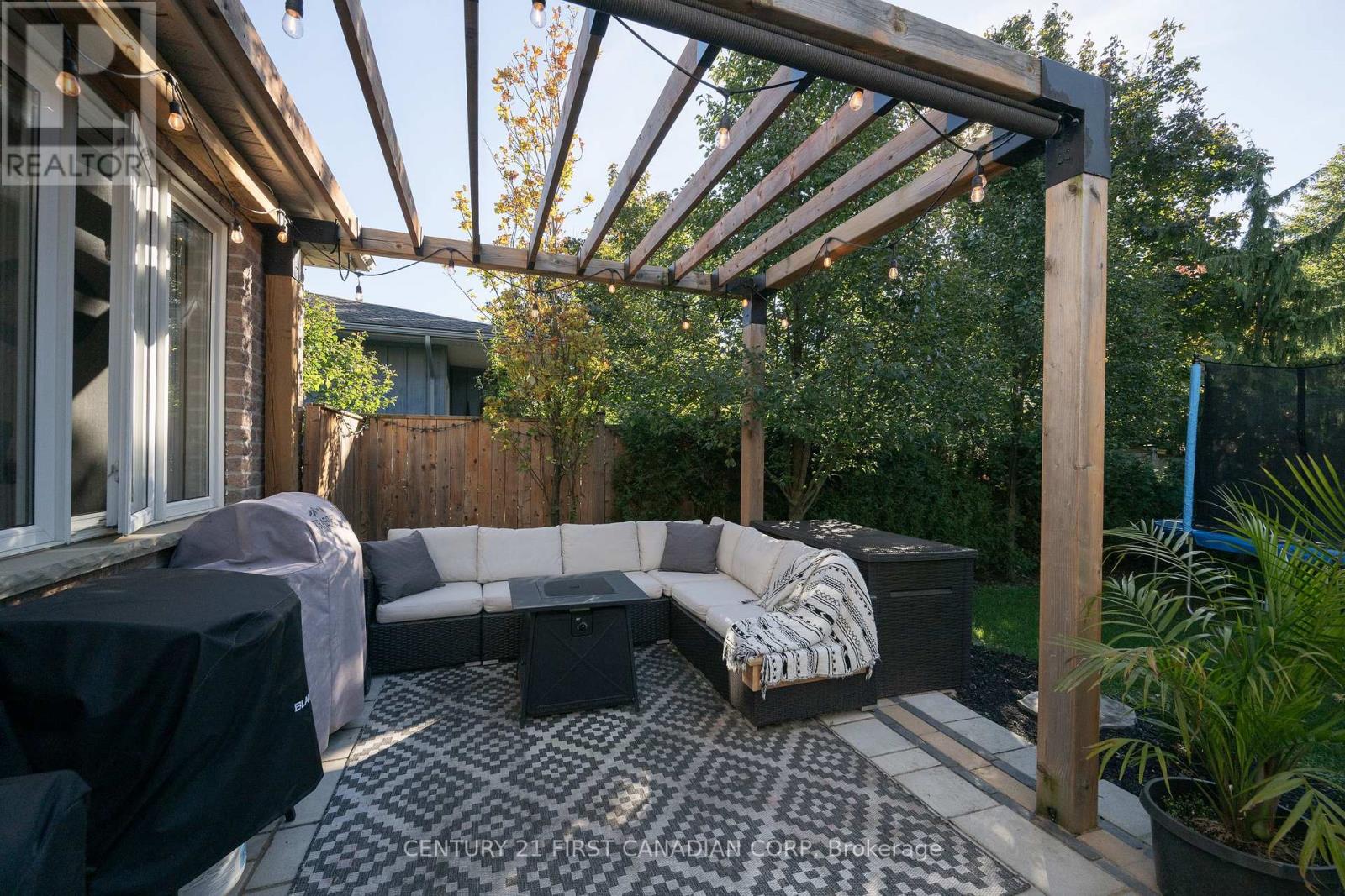 101 DUCHESS AVENUE - 34