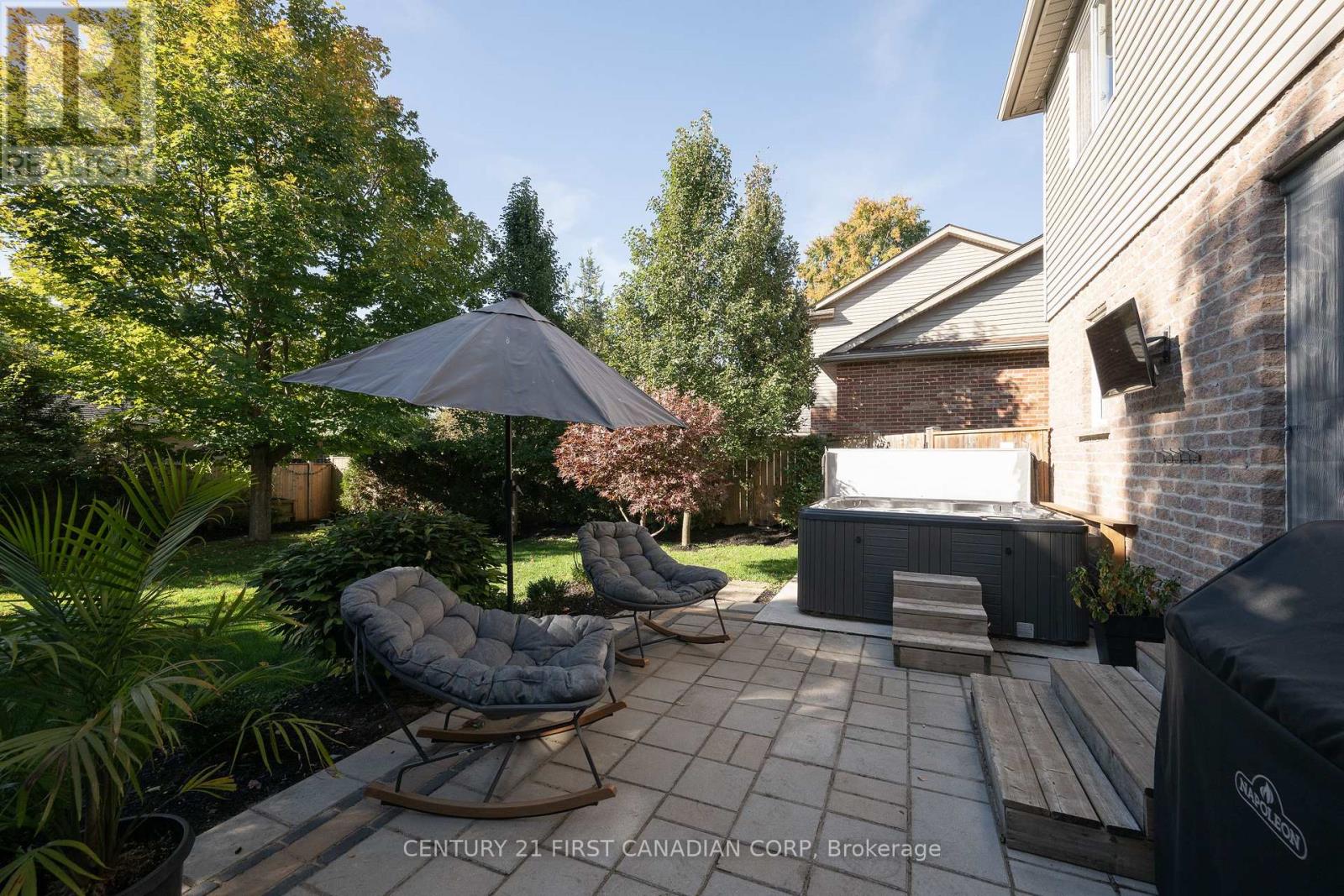 101 Duchess Avenue — photo 35