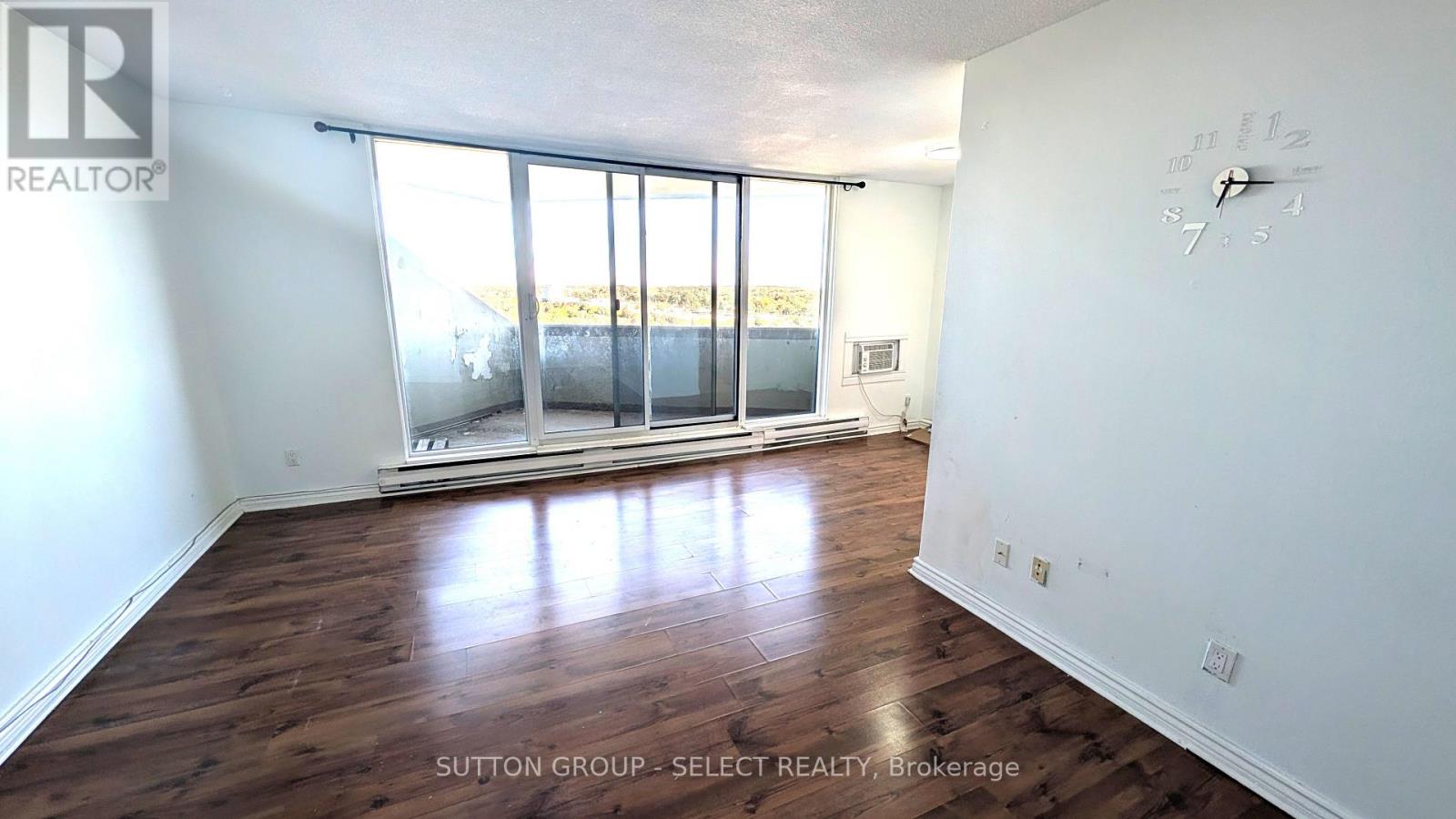 1105 Jalna Boulevard — photo 4