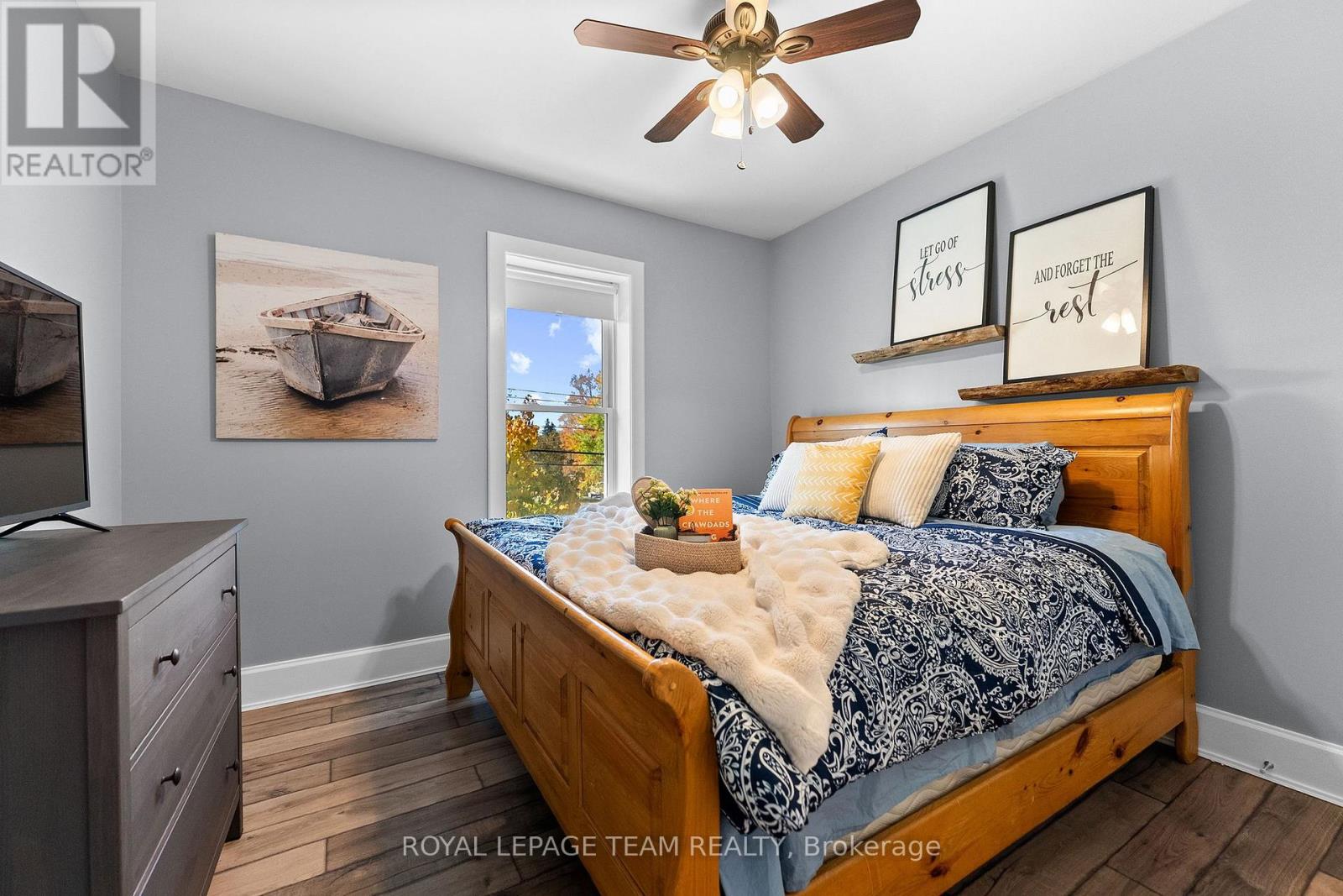 729 RAGLAN STREET S - Image 19