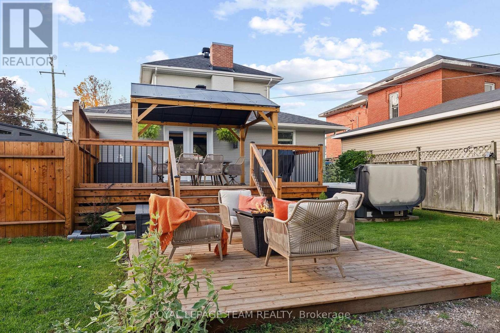 729 RAGLAN STREET S - Image 32