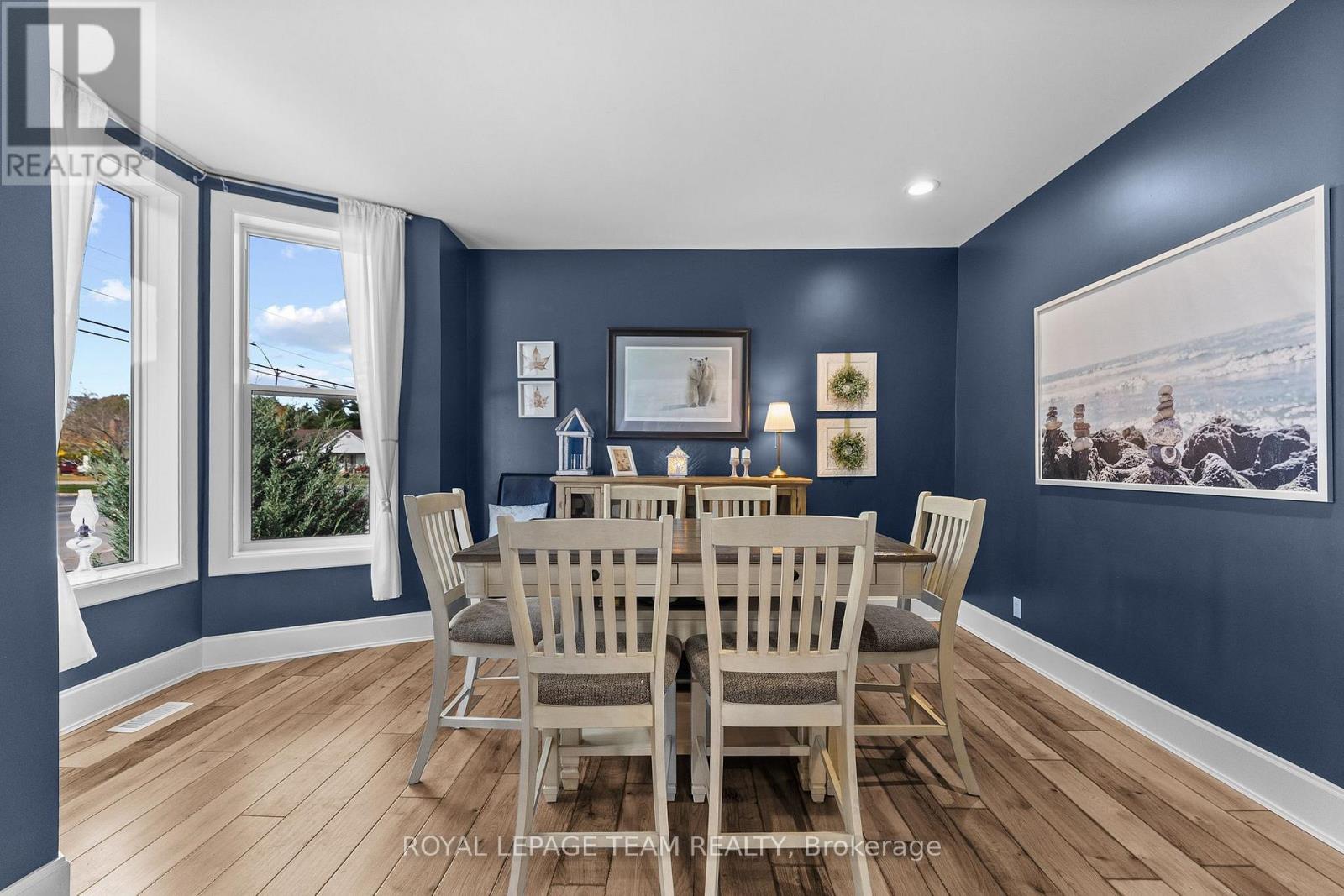 729 RAGLAN STREET S - Image 8
