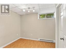 28 Thorburn Road thumbnail 17