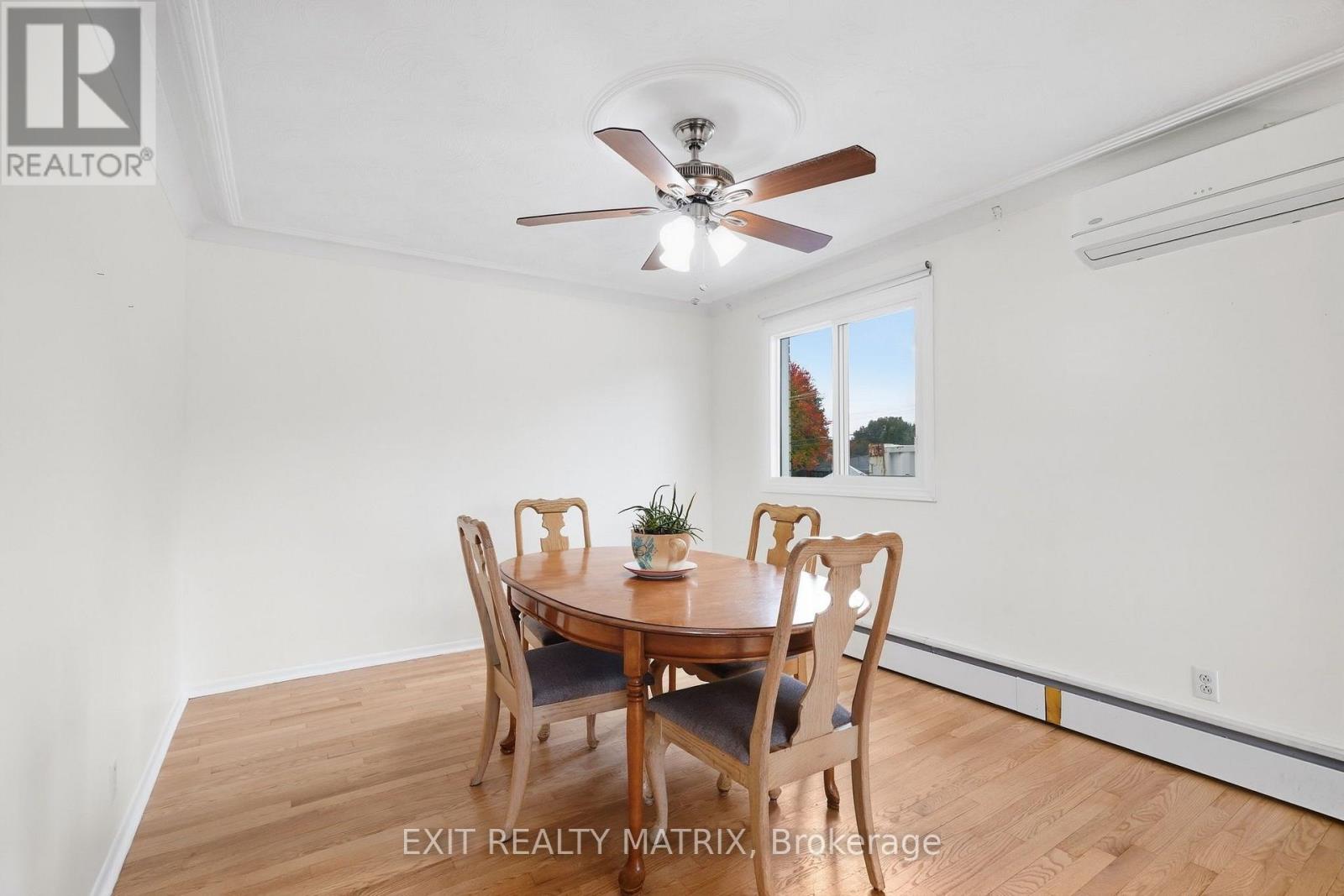 2439 Raymond Street — photo 10