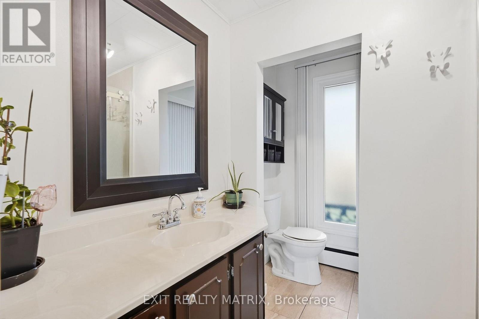 2439 Raymond Street — photo 16