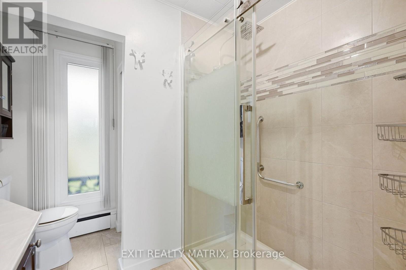 2439 Raymond Street — photo 17