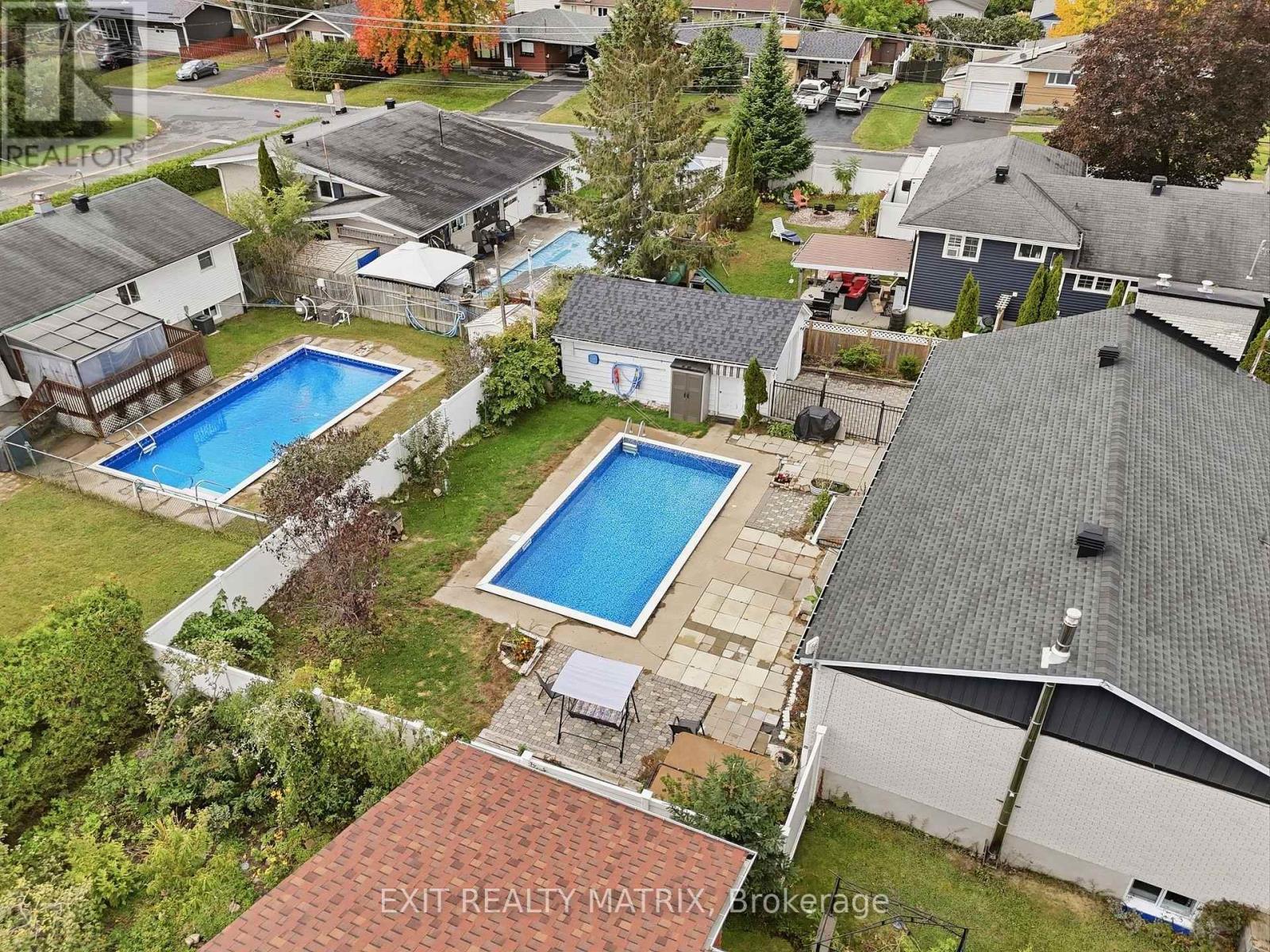 2439 Raymond Street — photo 36