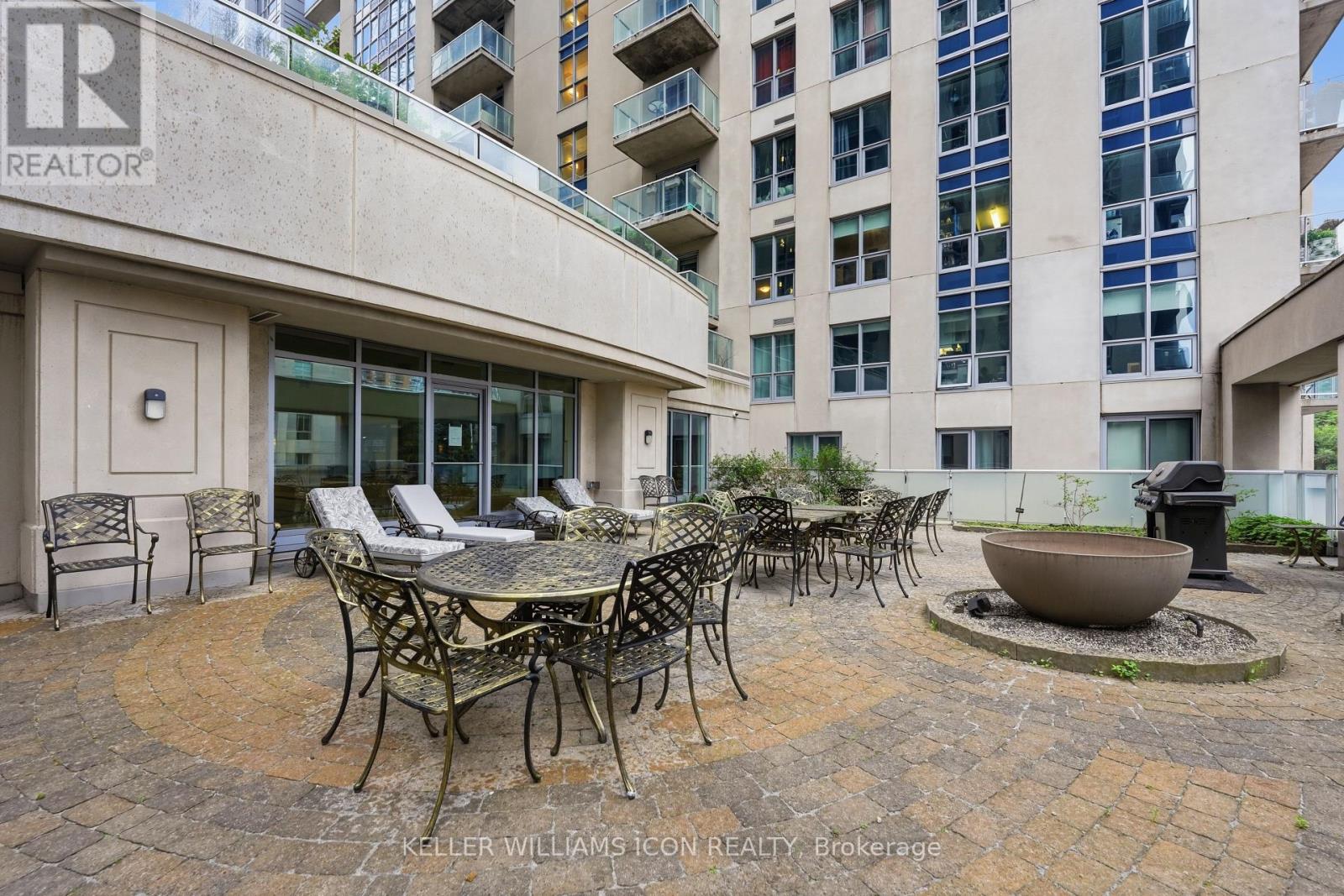 195 Besserer Street — photo 23