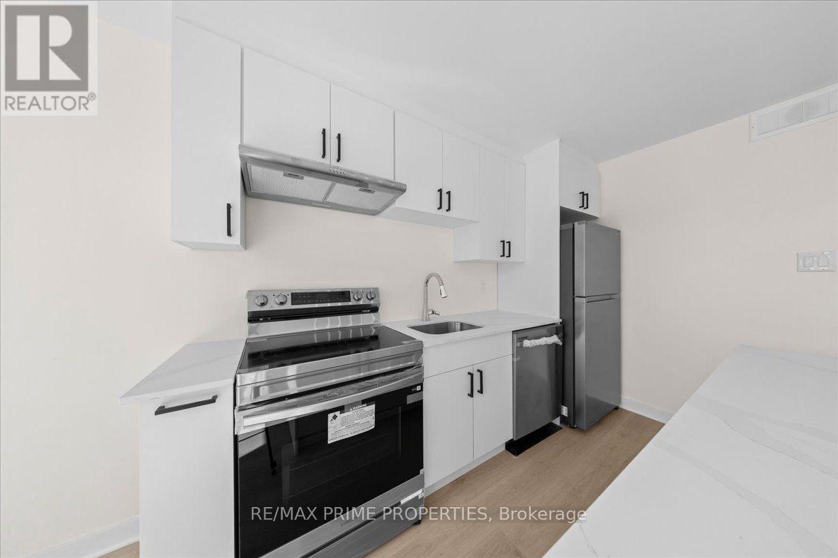 207 Carillon Street — photo 29