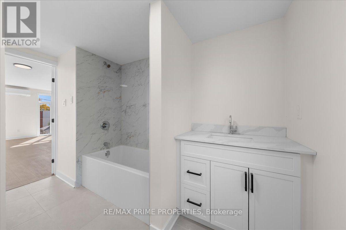207 Carillon Street — photo 32