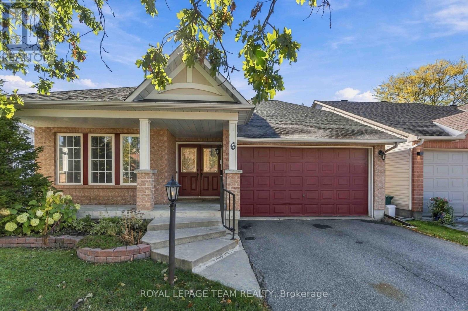 6 WINDCHIME CRESCENT - 1