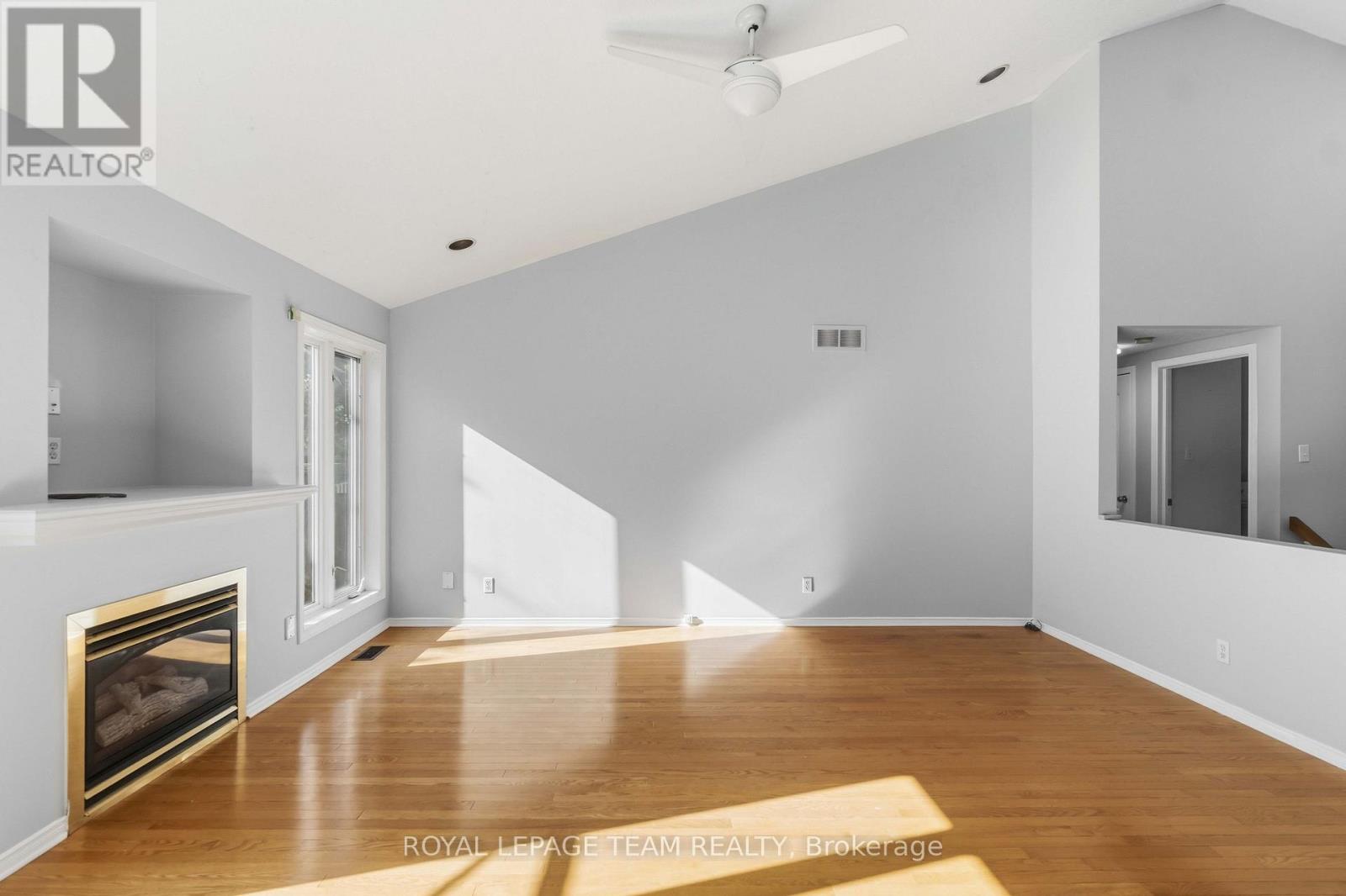 6 WINDCHIME CRESCENT - 11