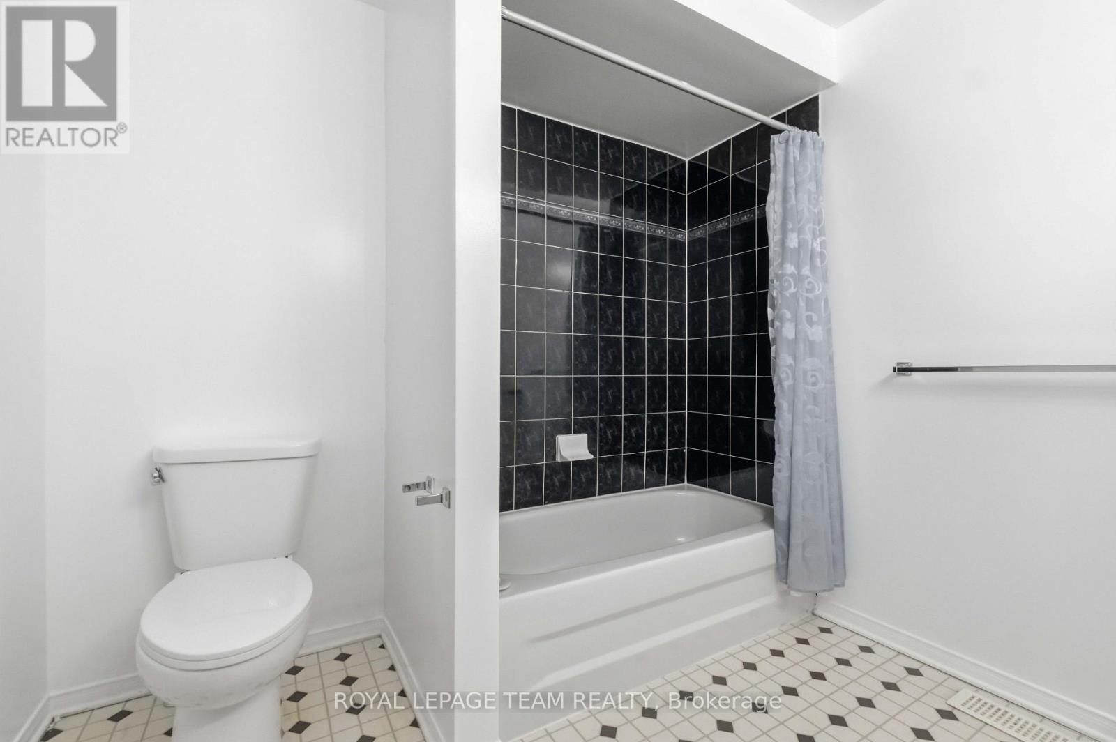 6 Windchime Crescent — photo 19