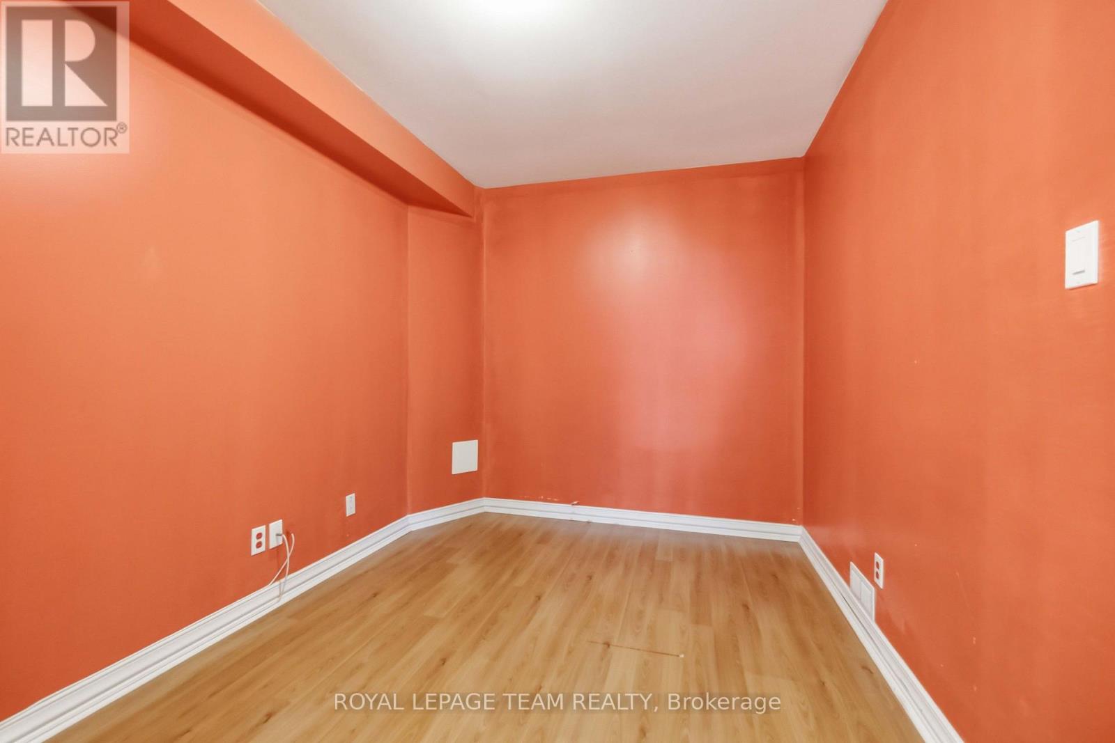 6 WINDCHIME CRESCENT - 22