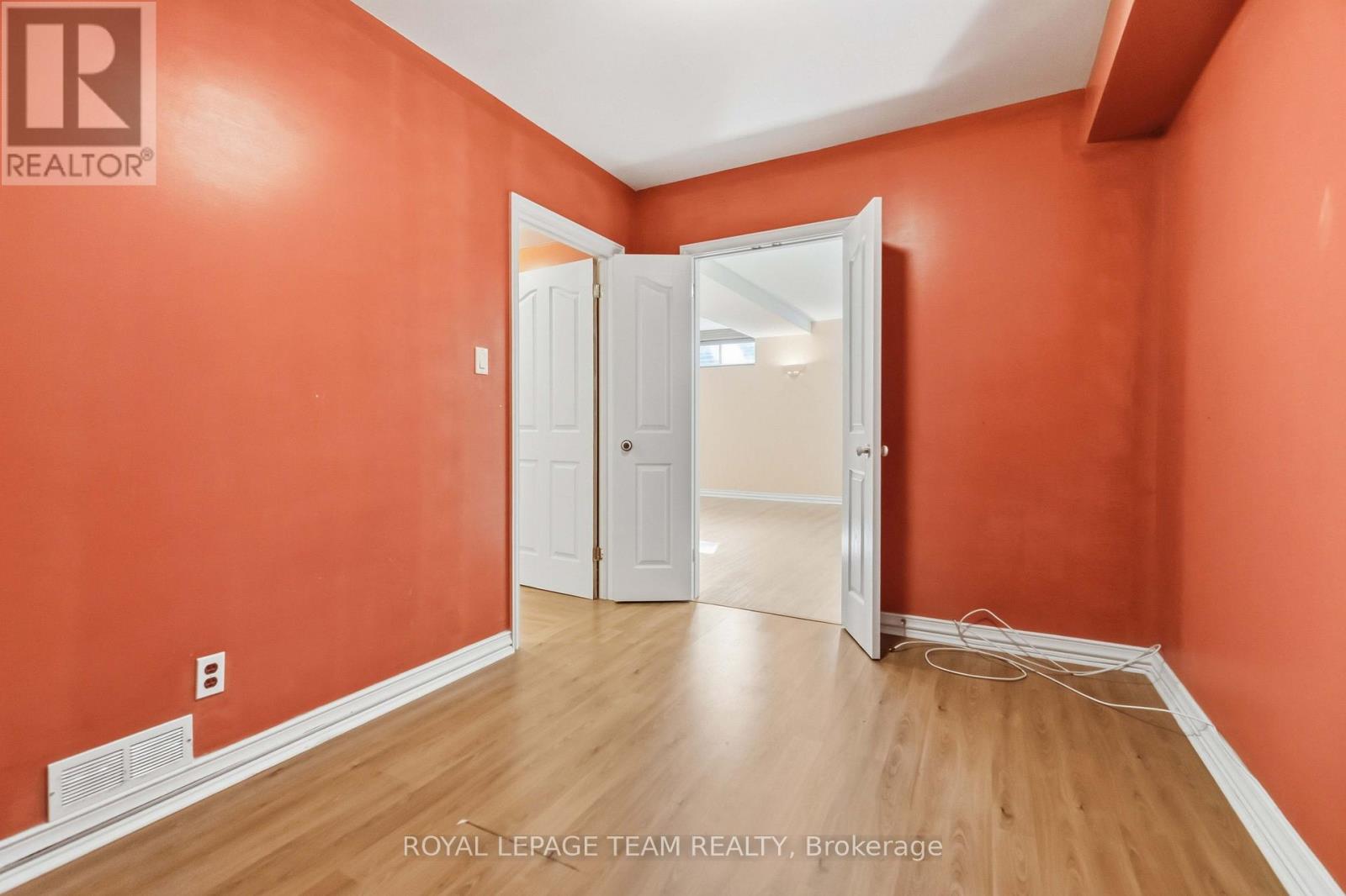 6 WINDCHIME CRESCENT - 23
