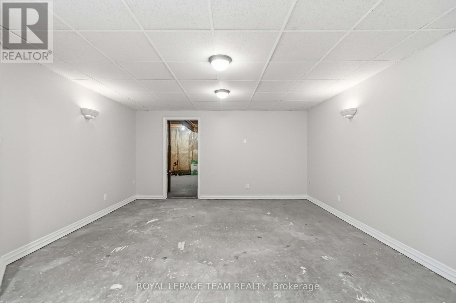 6 Windchime Crescent — photo 26