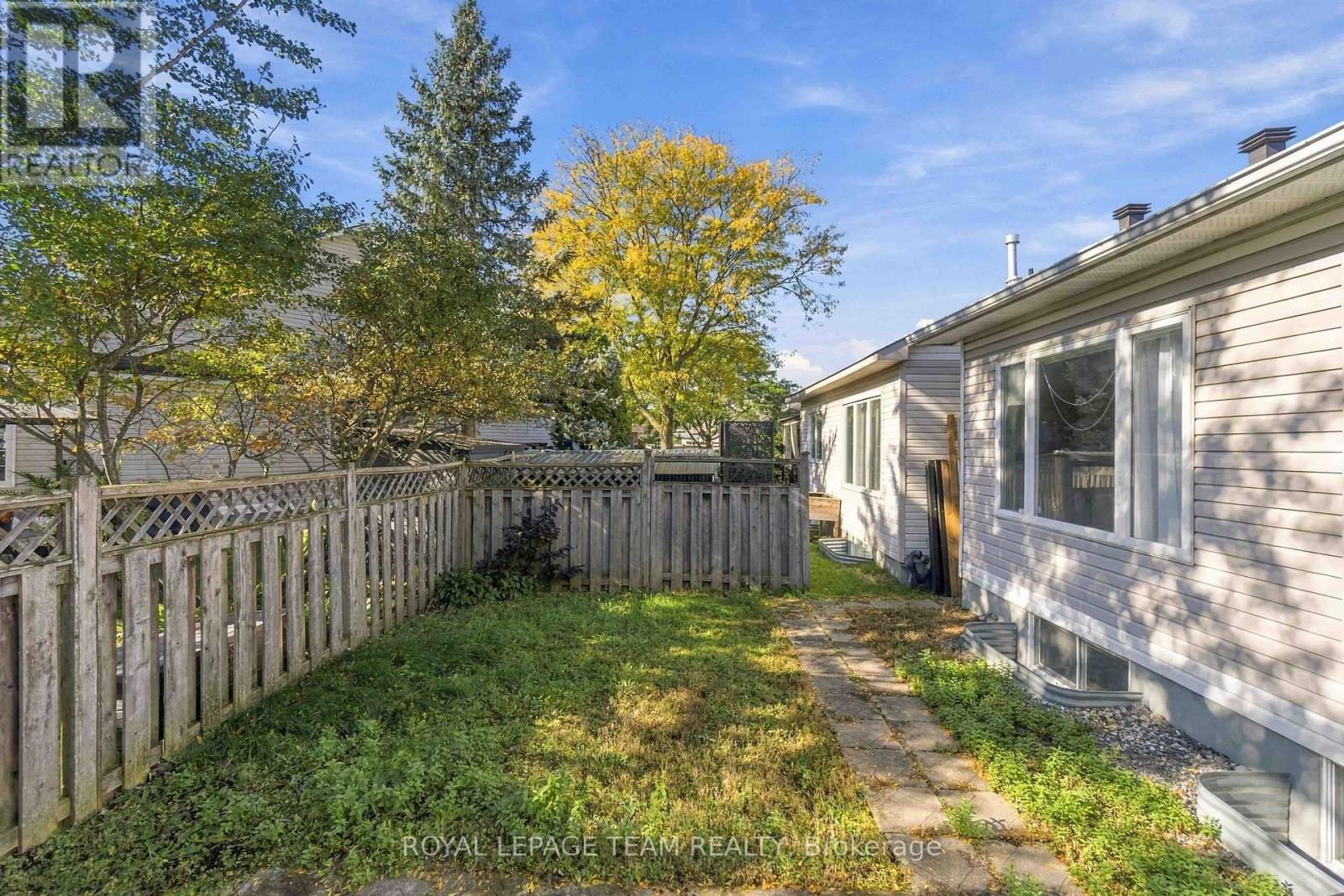 6 WINDCHIME CRESCENT - 29