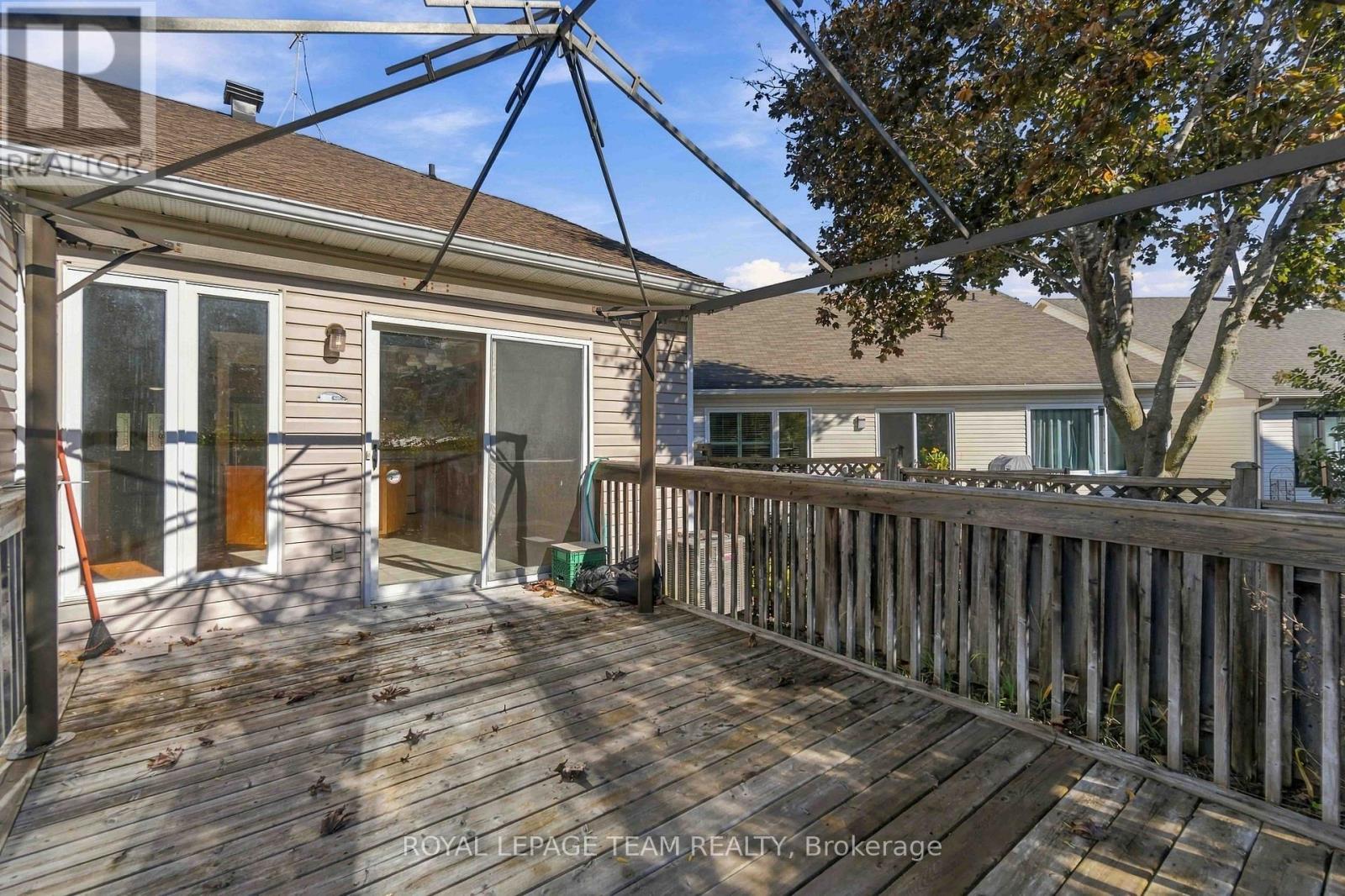 6 Windchime Crescent — photo 30
