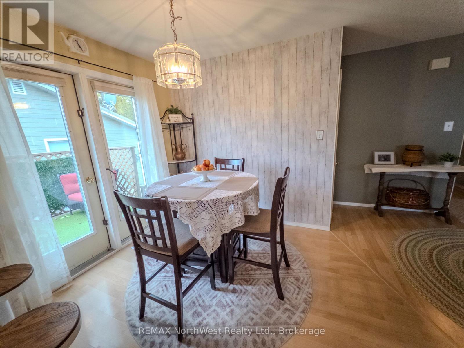 328 Ninth Avenue South — photo 14
