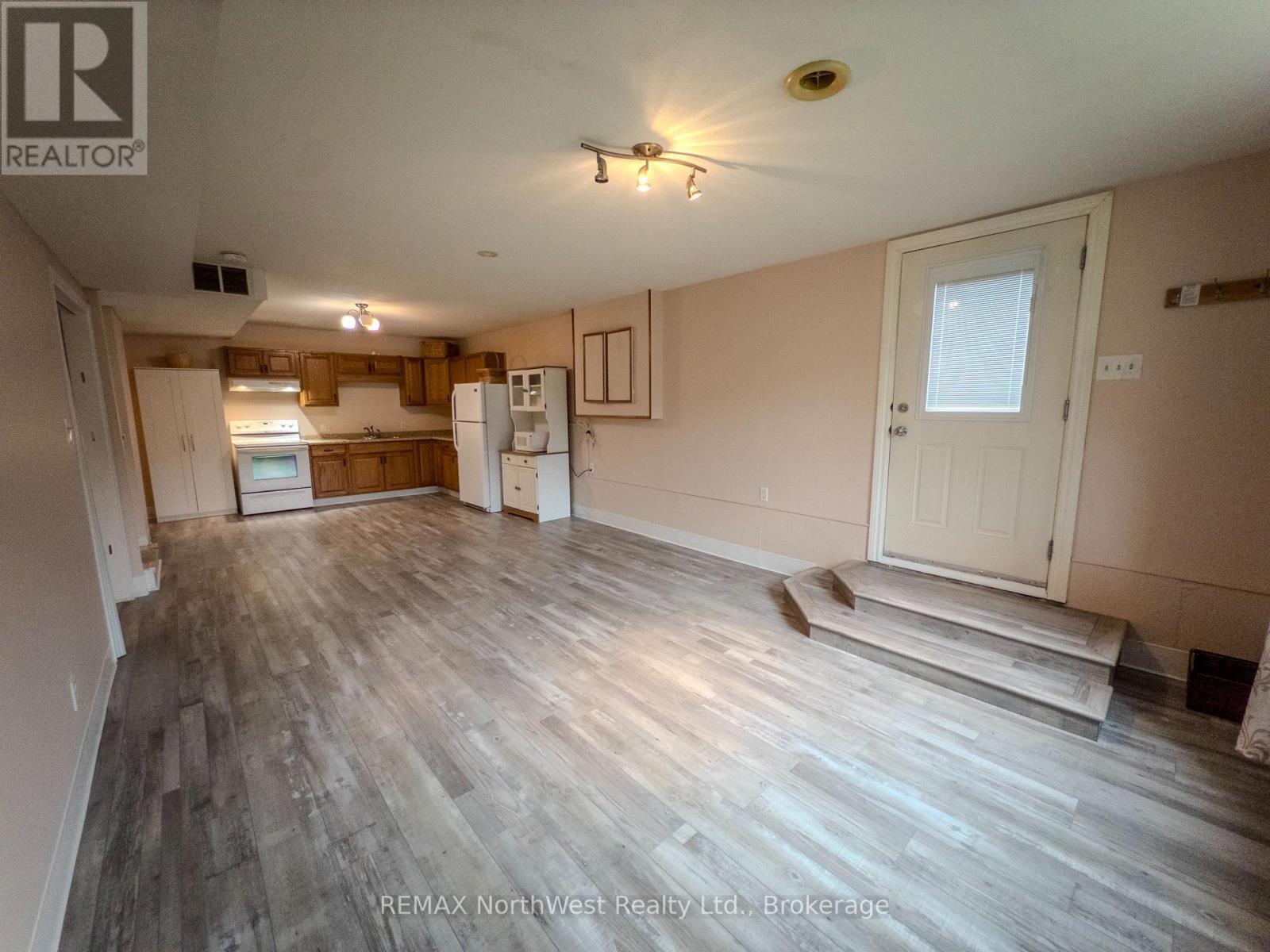 328 Ninth Avenue South — photo 30