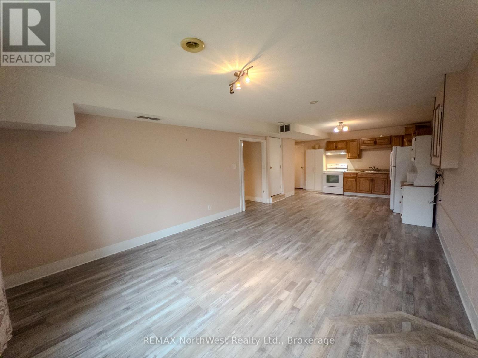 328 Ninth Avenue South — photo 31