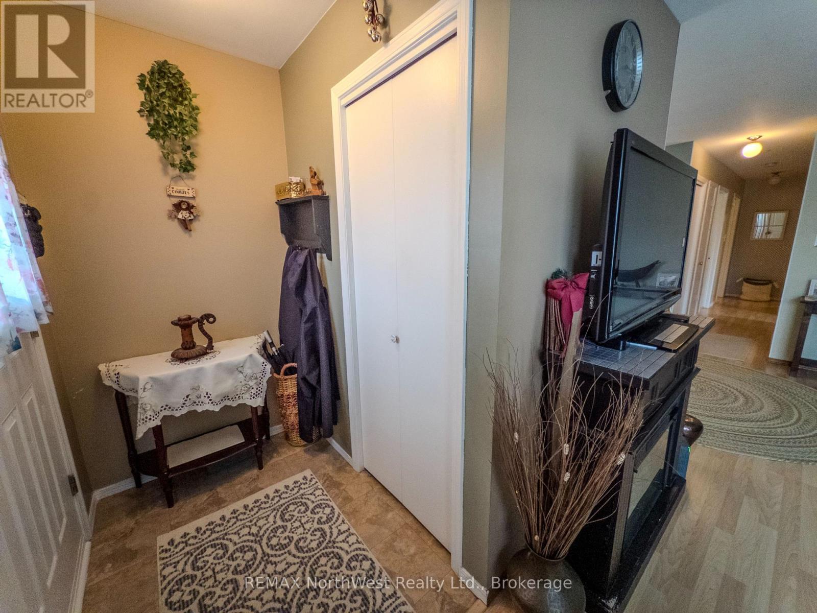 328 Ninth Avenue South — photo 4