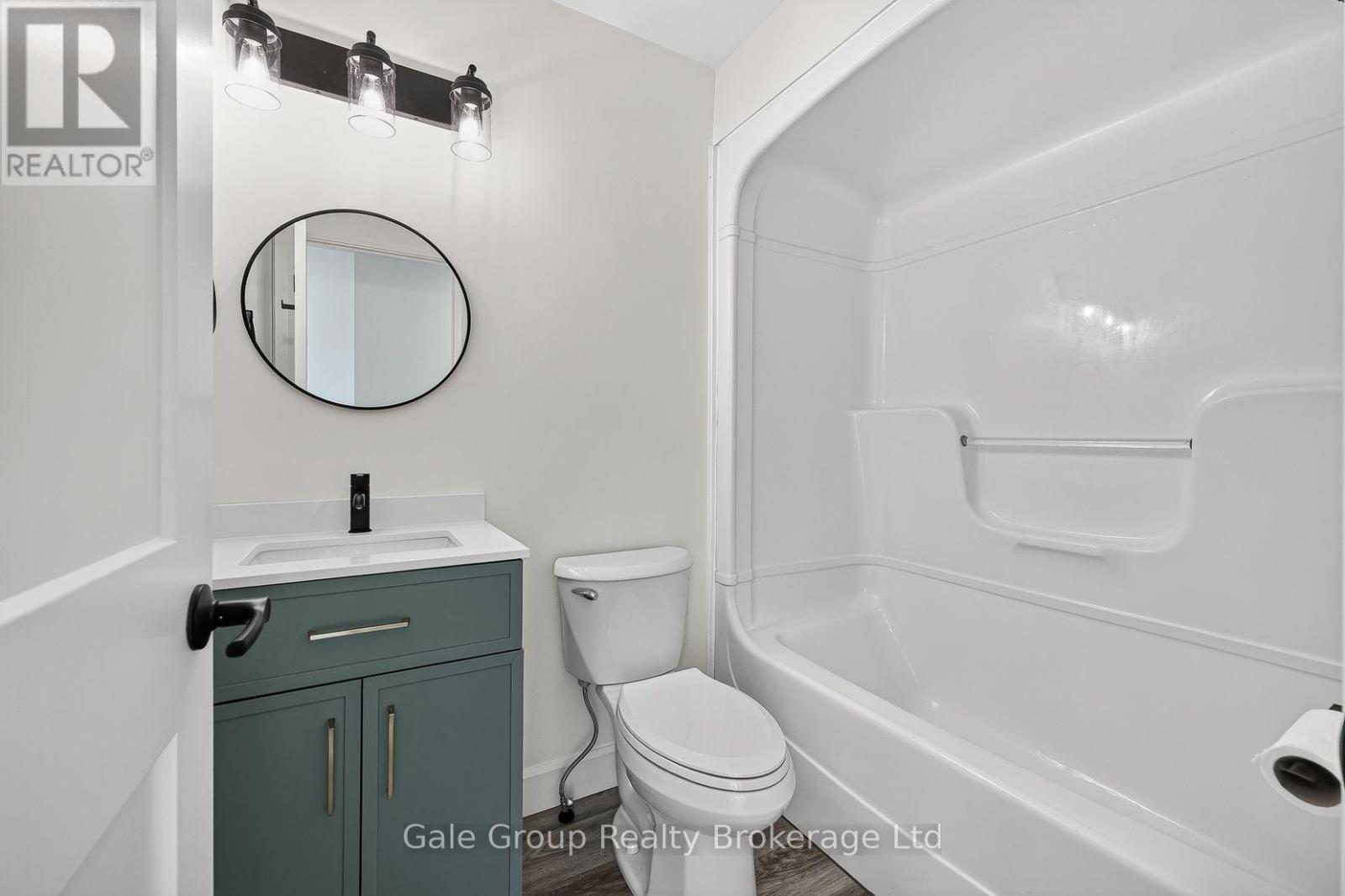 565 Sales Drive — photo 32