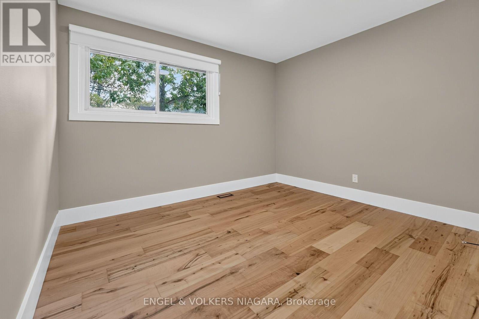 76 Lavinia Street — photo 16