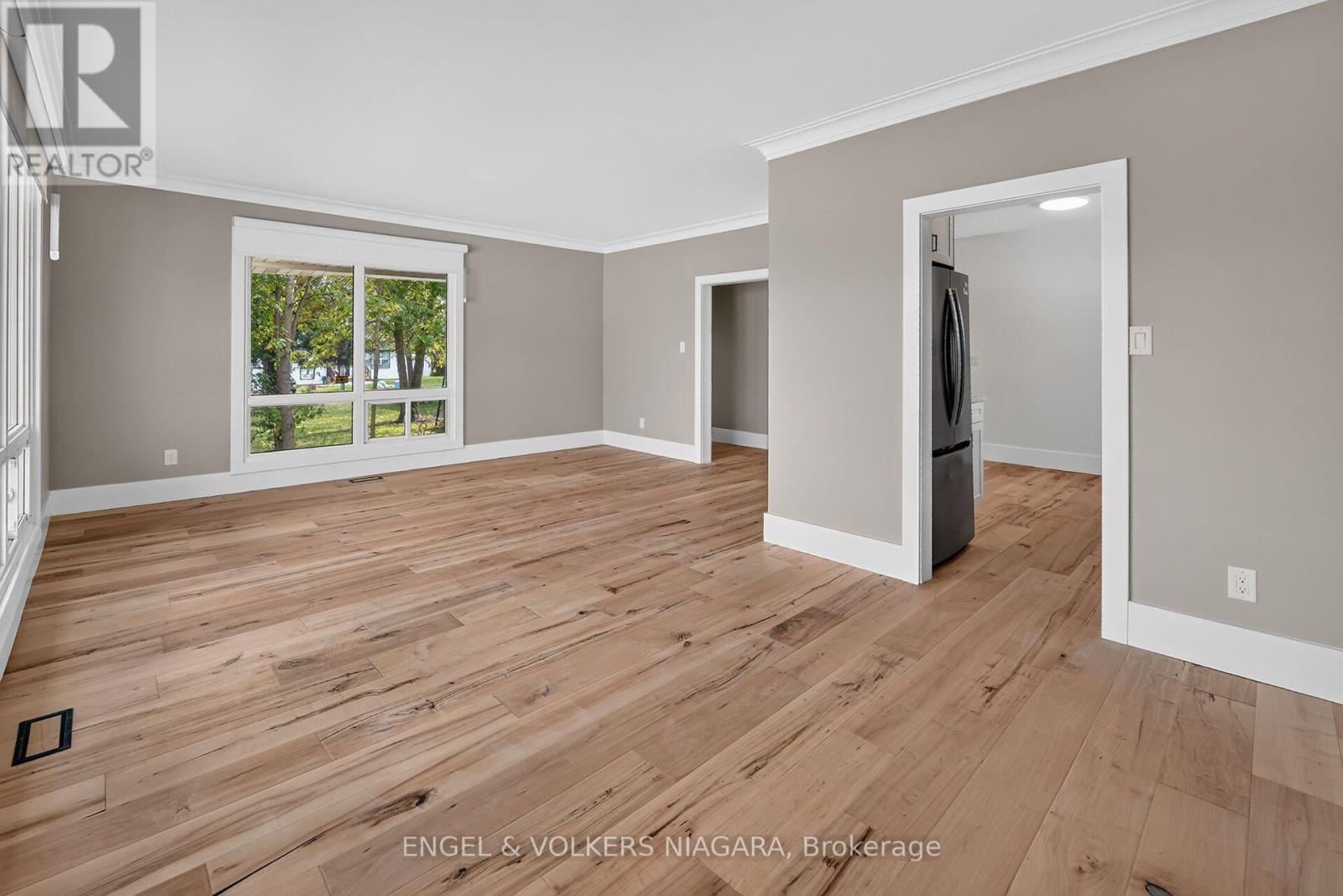 76 LAVINIA STREET - 2