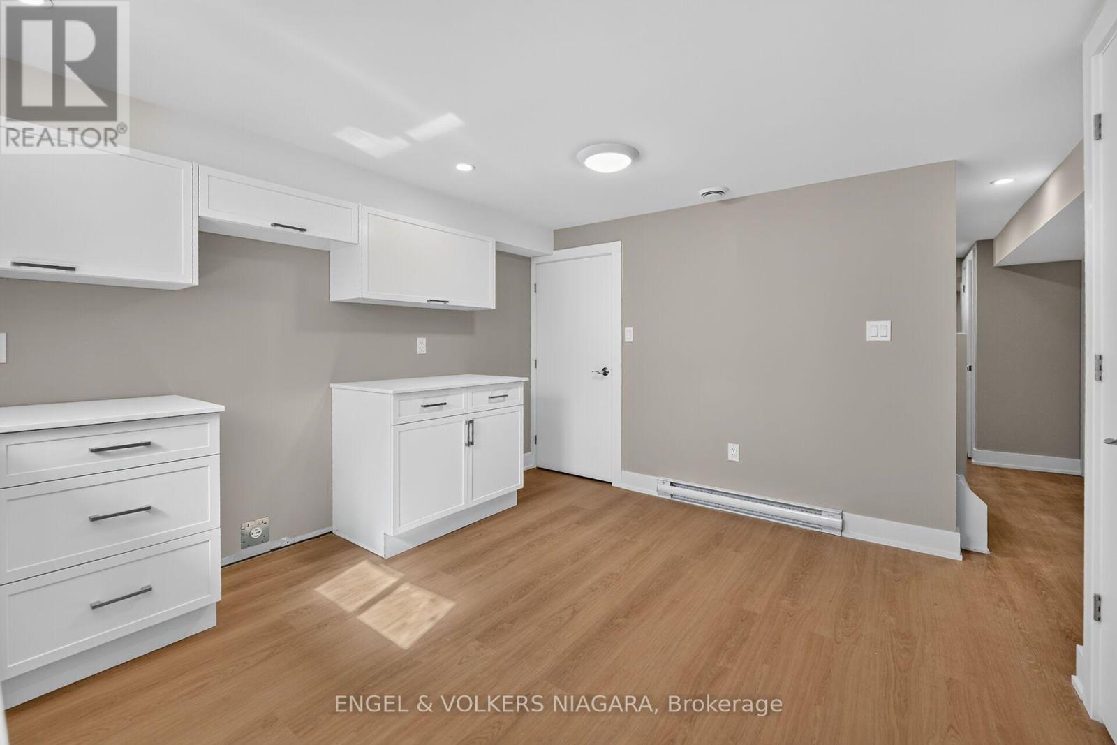 76 LAVINIA STREET - 22
