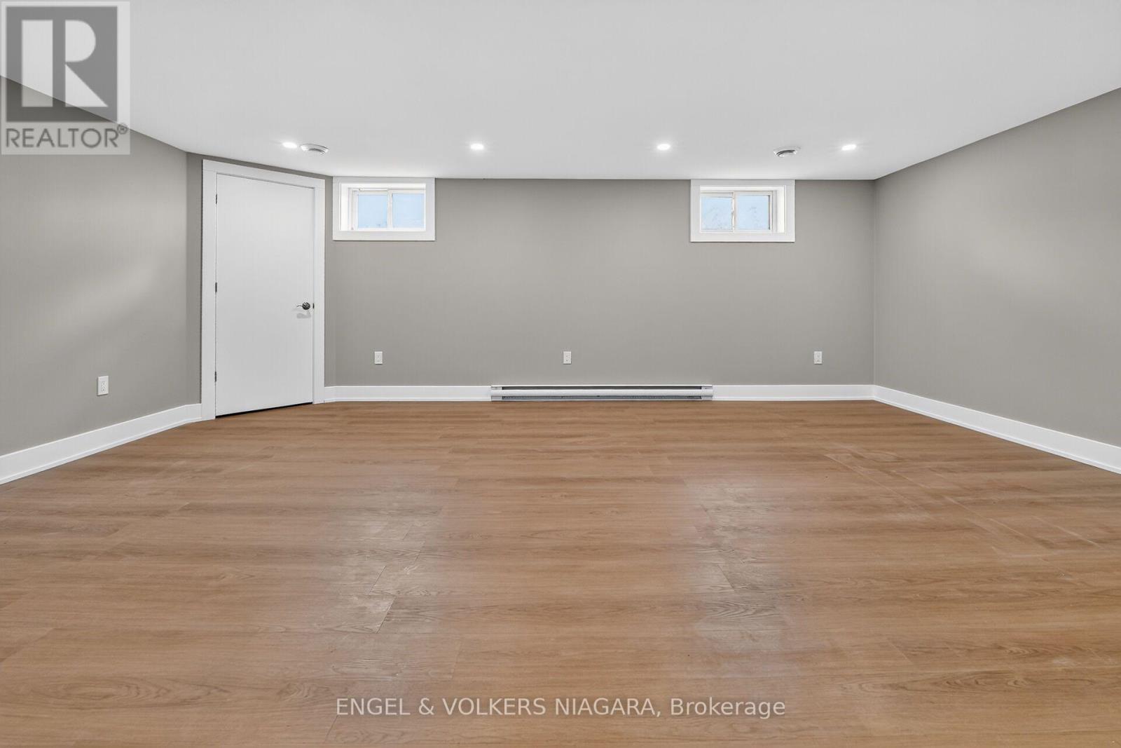 76 LAVINIA STREET - 24