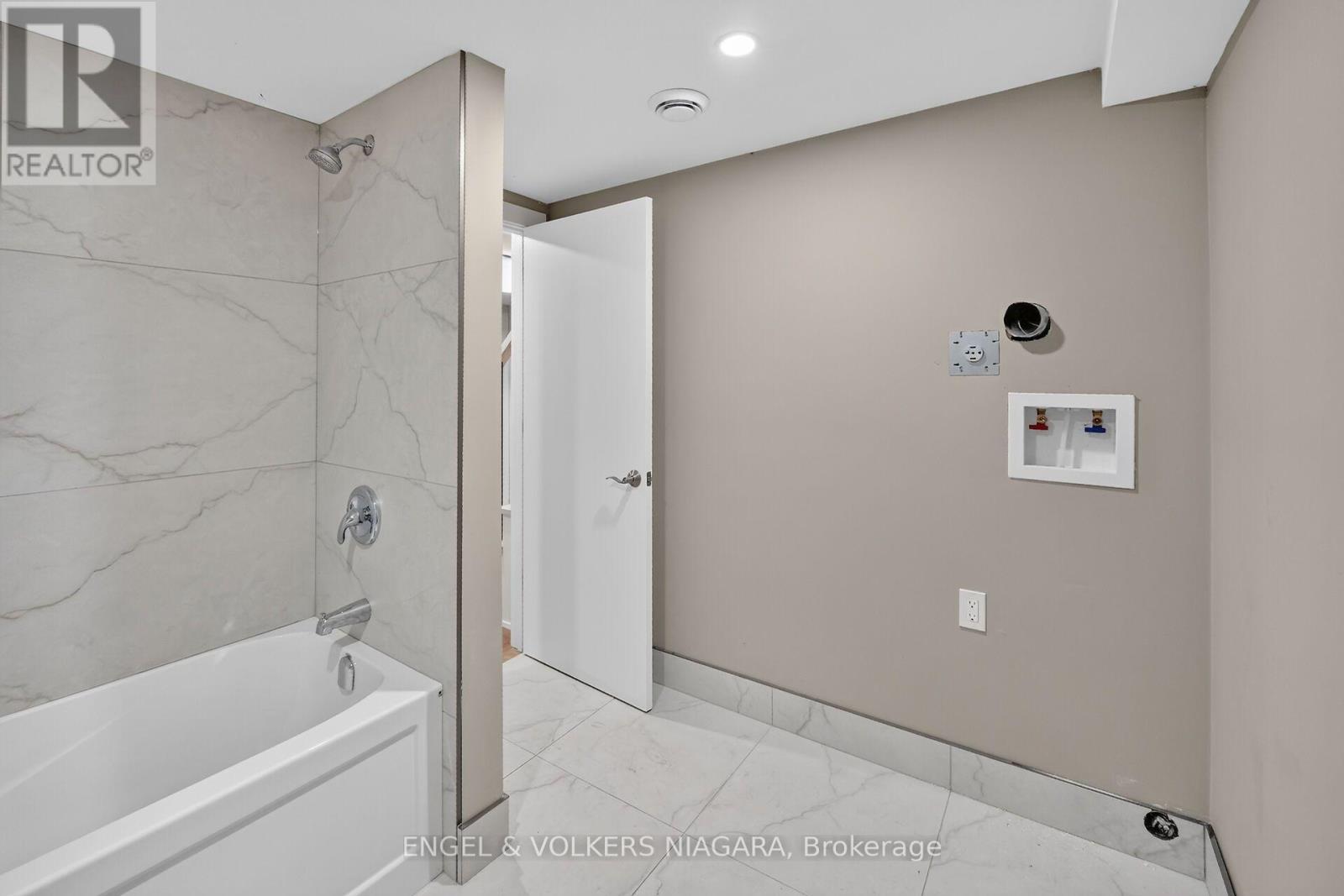 76 LAVINIA STREET - 30