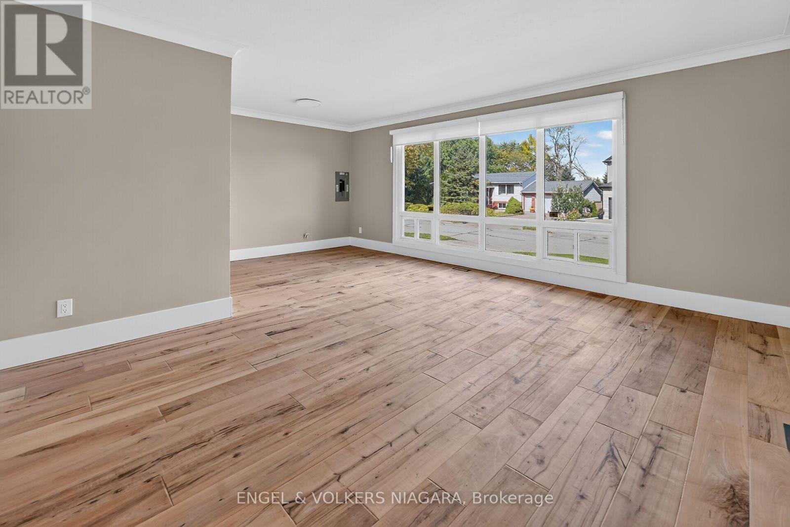76 LAVINIA STREET - 4