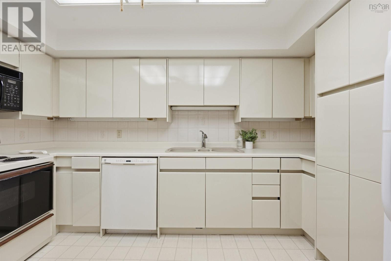 #401 1470 Summer Street - 19