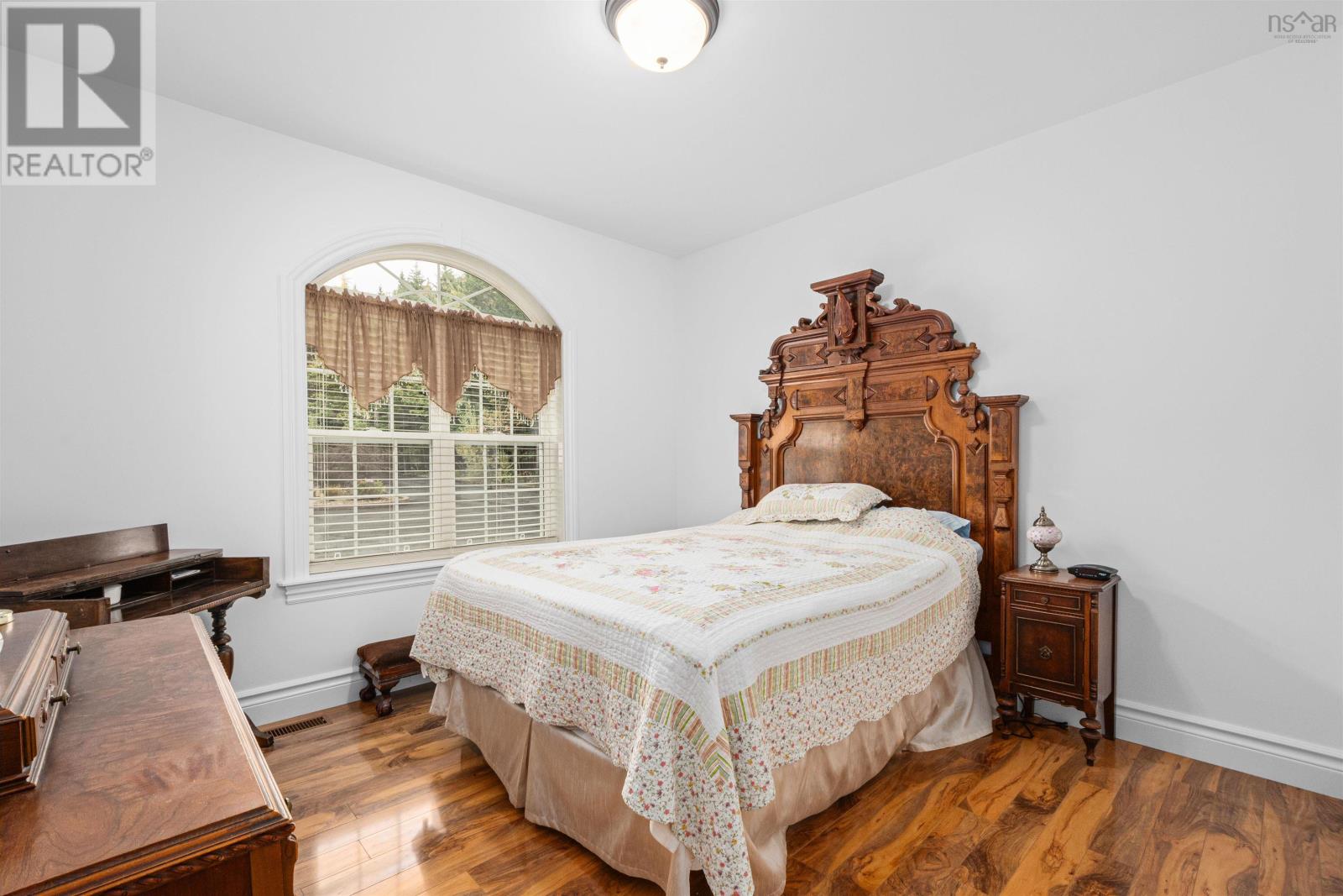 Property 16 of 41 of 170 Magnate Court